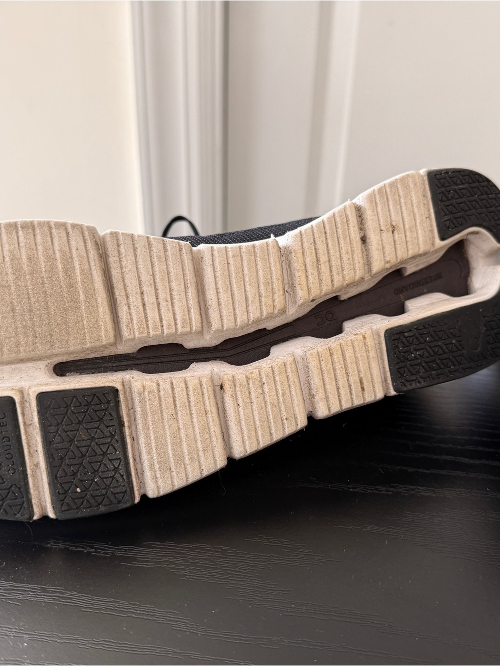 On Running Men's Black and Gray Cloudtec Running Shoes - Picture 4 of 8